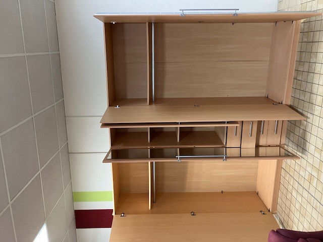 Kleiderschrank