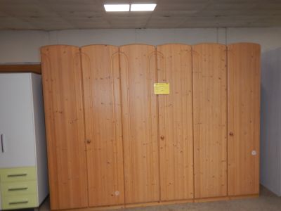 Kleiderschrank