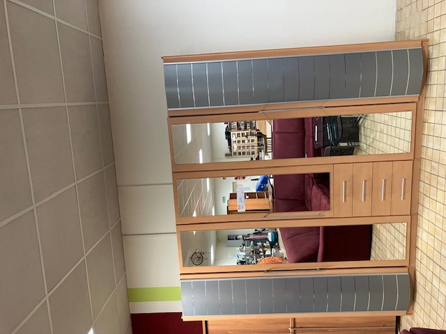 Kleiderschrank